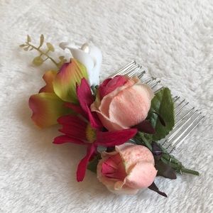 *5 for $25!* Pretty Flower Hair Clip